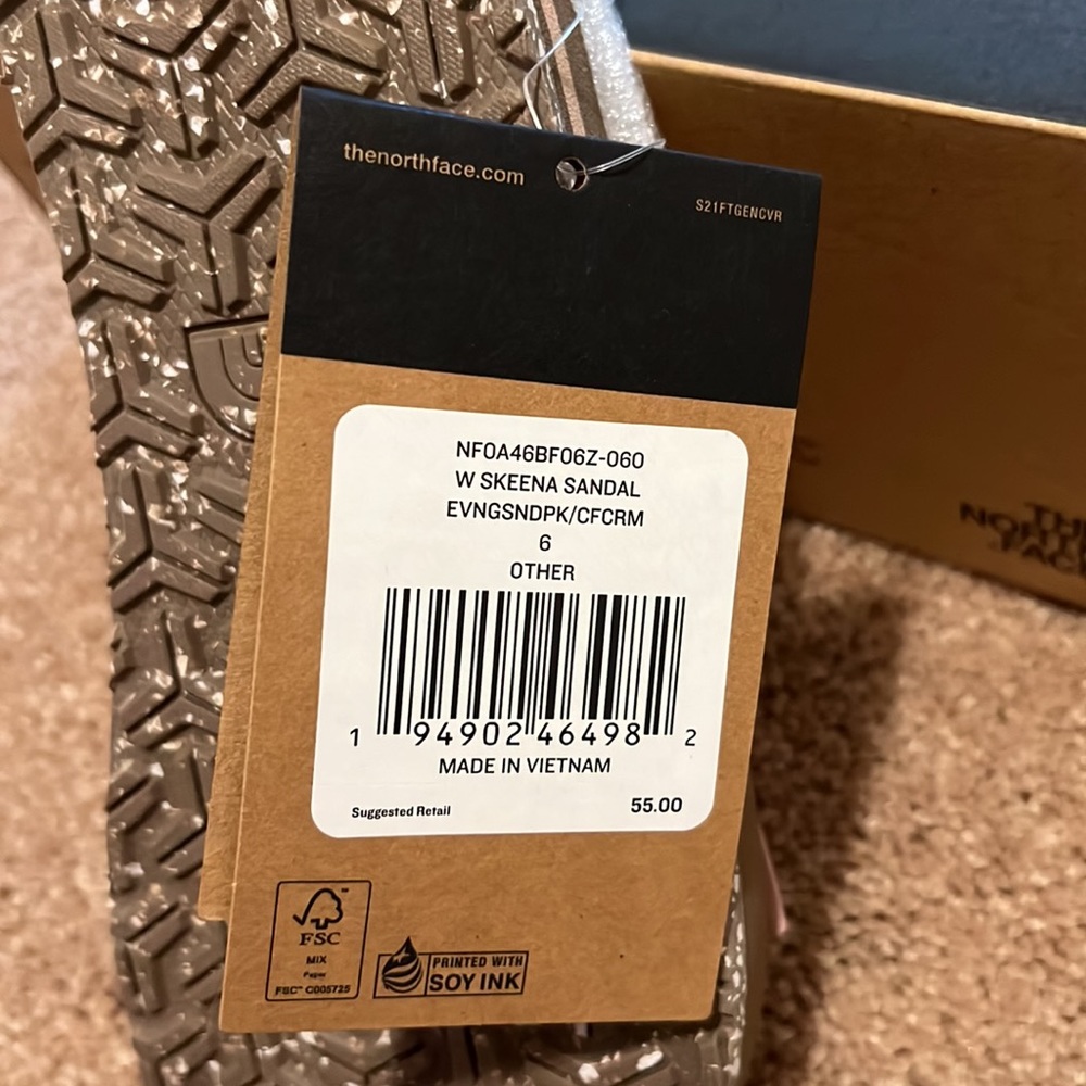 North Face NIB light pink Skeena sandals - Picture 13 of 15